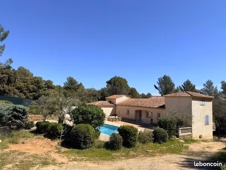 villa t5 rénovée avec piscine - eoures/font de mai