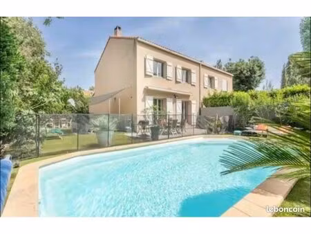 marseille 9ème – villa mitoyenne 5ch avec piscine  jardin  salle home cinema & sport – 130