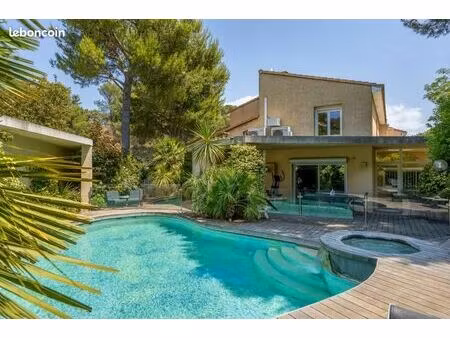 villa 5 pièces 164 m²