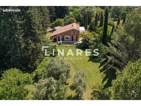 propriété 7 pièces 215 m²