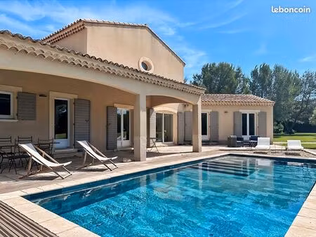 villa 5 pièces 200 m²