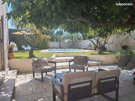 mas 12 pièces 300 m²