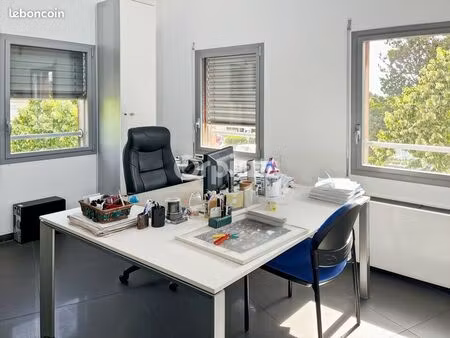 bureau 171 m²