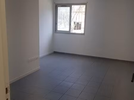 loue bureaux 16m2