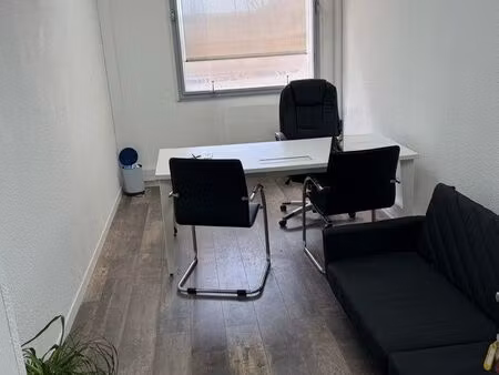 loue bureau meublé