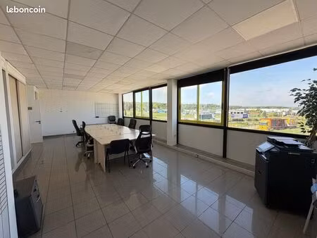 bureaux 56 m² rousset