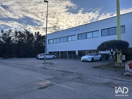 local 380 m² éguilles