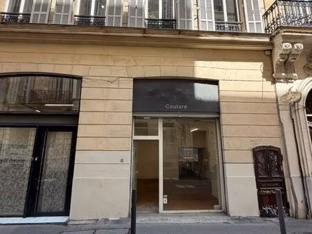 local commercial (62 m2) a louer - 2 rue saint jacques  13006 marseille