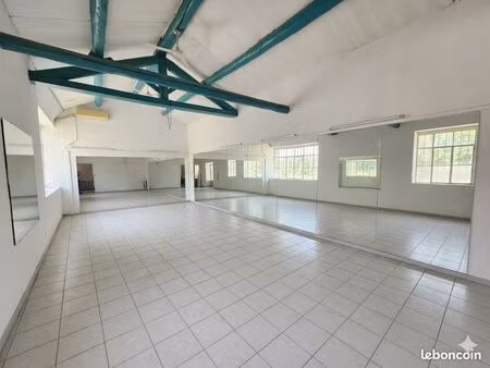 local 50 m² salon-de-provence