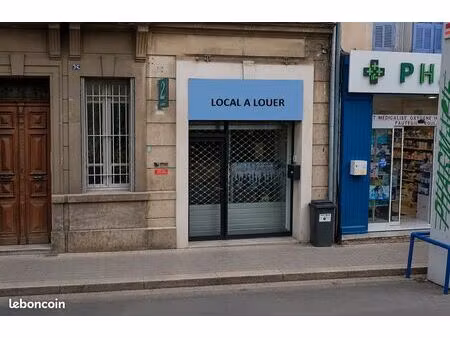 local commercial 47 m² salon de provence