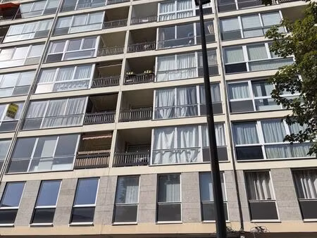 appartement à louer avec terrasse et 2 chambres   charleroi (vbe27961)