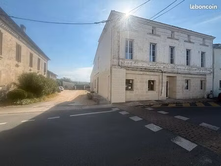immeuble 15 pièces 441 m²