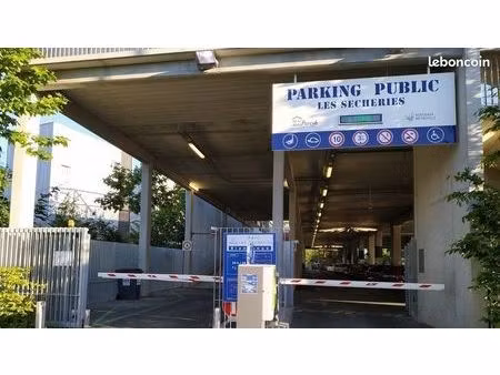 location parking les secheries bordeaux begles