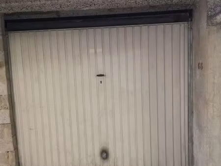 location parking garage box fermé pour 2 roues