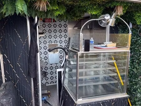 box  snack tout équipé pour la restauration rapide