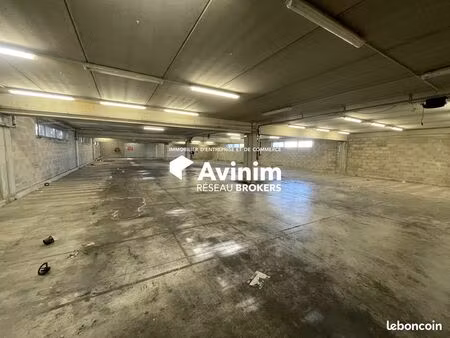 local 900 m² aubagne