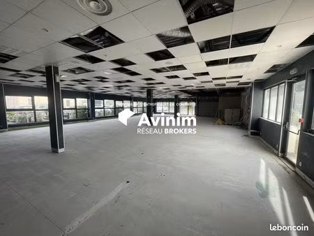 local commercial 380 m² éguilles