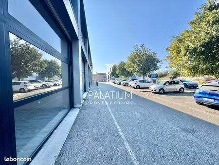 local 200 m² salon-de-provence