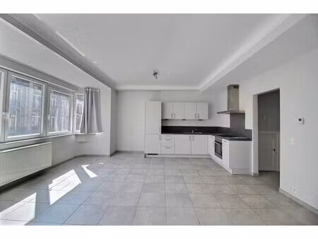 appartement à louer à rue de l'escalier 7 charleroi (vbe28085)