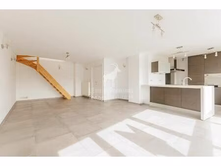 duplex à louer avec garage et jardin   la louvière (vbe28620)