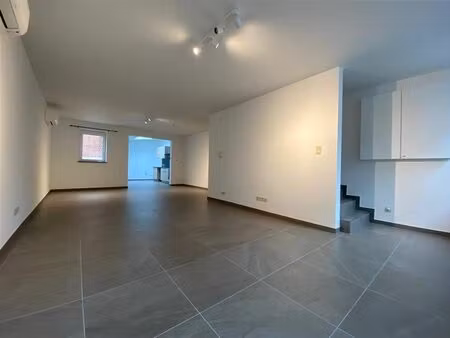 appartement à louer à rue de tournai 18 leuze-en-hainaut (vbe28288)