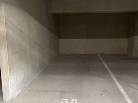 parking/box aix en provence