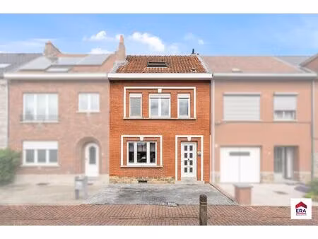 maison à vendre avec jardin et 4 chambres   lot (rbw04900)