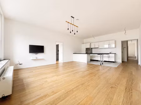 appartement à louer avec terrasse et 2 chambres   etterbeek (vbe28600)
