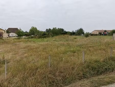terrain 1 300 m² coutras