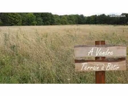 terrain 2 400 m² coutras