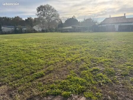 terrain 1 350 m² grayan et l hopital