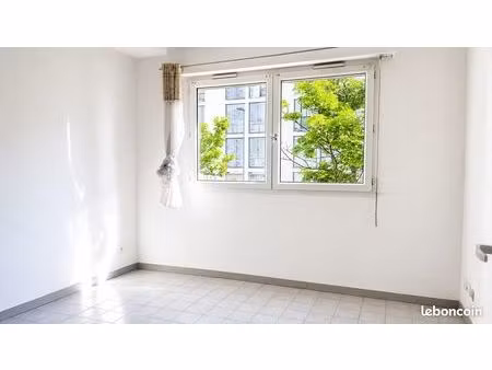 studio 1 pièce 20 m²