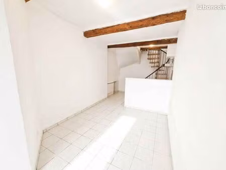 t2 duplex eguières