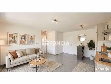 t2 lumineux de 43 m² avec terrasse et jardin – centre-ville de bassens