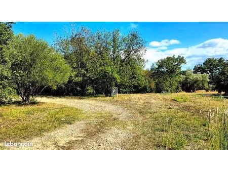 terrain 650 m² margaux