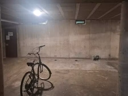 parking moto 13009