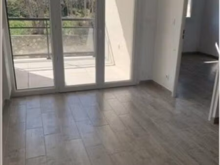t2 32 m2 avec balcon et box - marseille 13010 timine