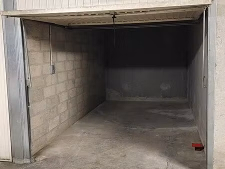 location garage fermé