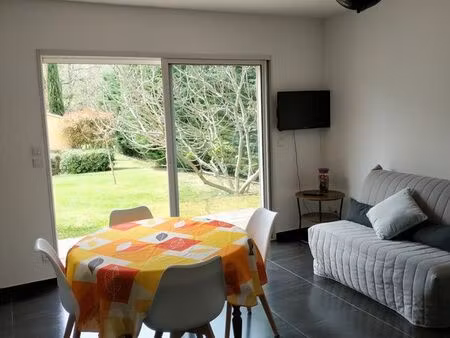 joli t1 meublé (28 m2)  au calme et au vert  jardin et terrasse (15 m2)