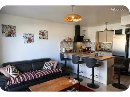 t2 meublé de 43 m² avec terrasse  parking et ascenseur – ensuès-la-redonne