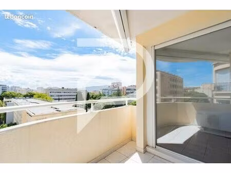 appartement 3 pièces 77 m²