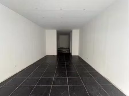 local commercial 60m2