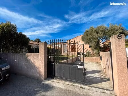 villa t3 meublée avec terrasse et jardin — olives (13013)