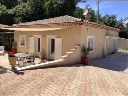 villa meublée avec jardin clos. calme garanti