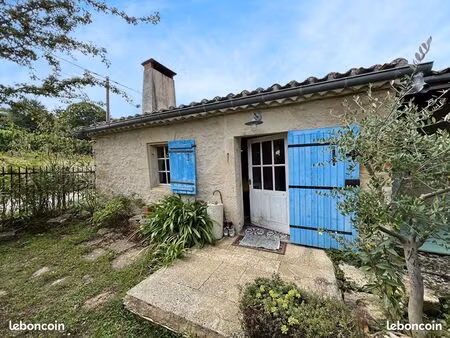 maison de charme en pierre et jardin intime