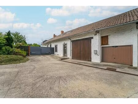 maison à vendre avec garage et terrasse   somzée (vbe28081)
