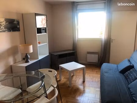 a vendre t2 de 36 21 m² + garage + cave  situé barrière du médoc au bouscat (33) au sein d