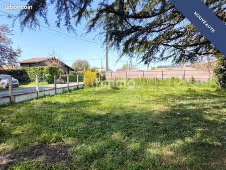 terrain 6490 m² peujard