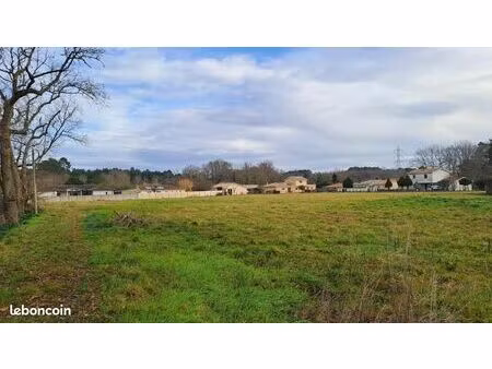 terrain 602 m² leognan