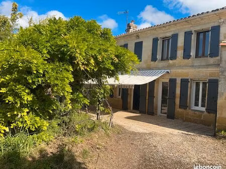 grande maison de campagne proche commerces et écoles